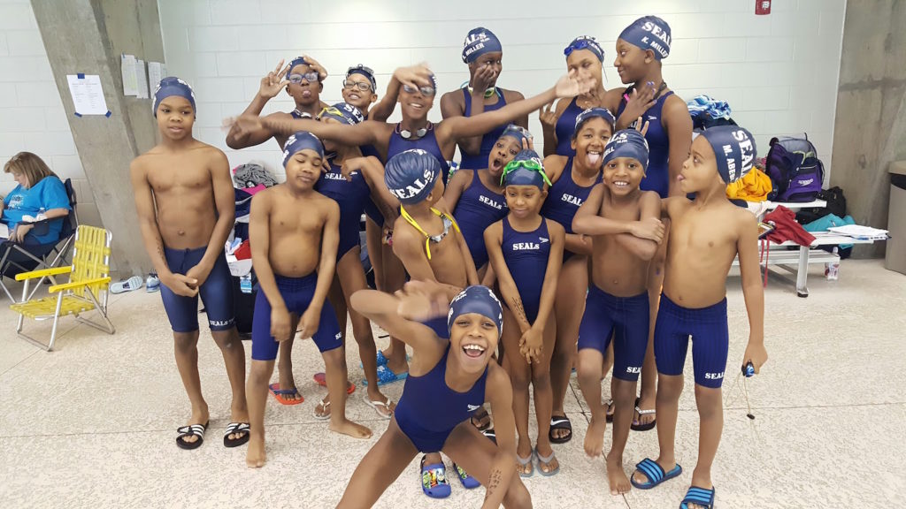 Descubrir 103+ imagen kids swim club